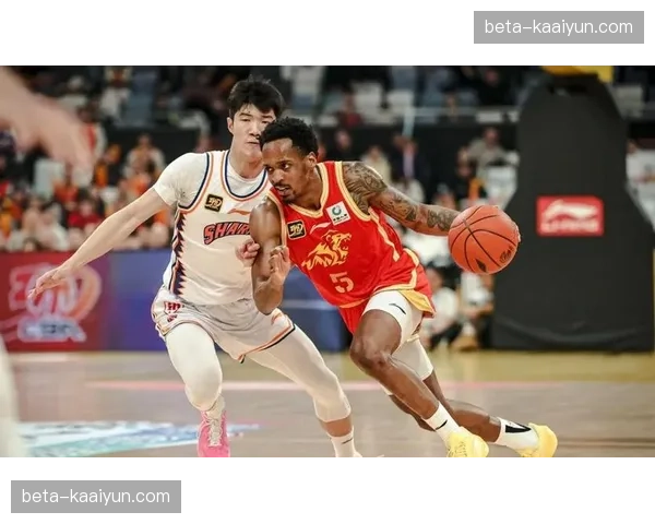 北京内线丢分82.6分仅排第12 麦基加盟前护框深度明显不足 北京内线丢分82.6分仅排第12 麦基加盟前护框深度明显不足